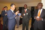 SEM RHEE YONG-IL échangeant avec le Président BAMBA Cheick Daniel.